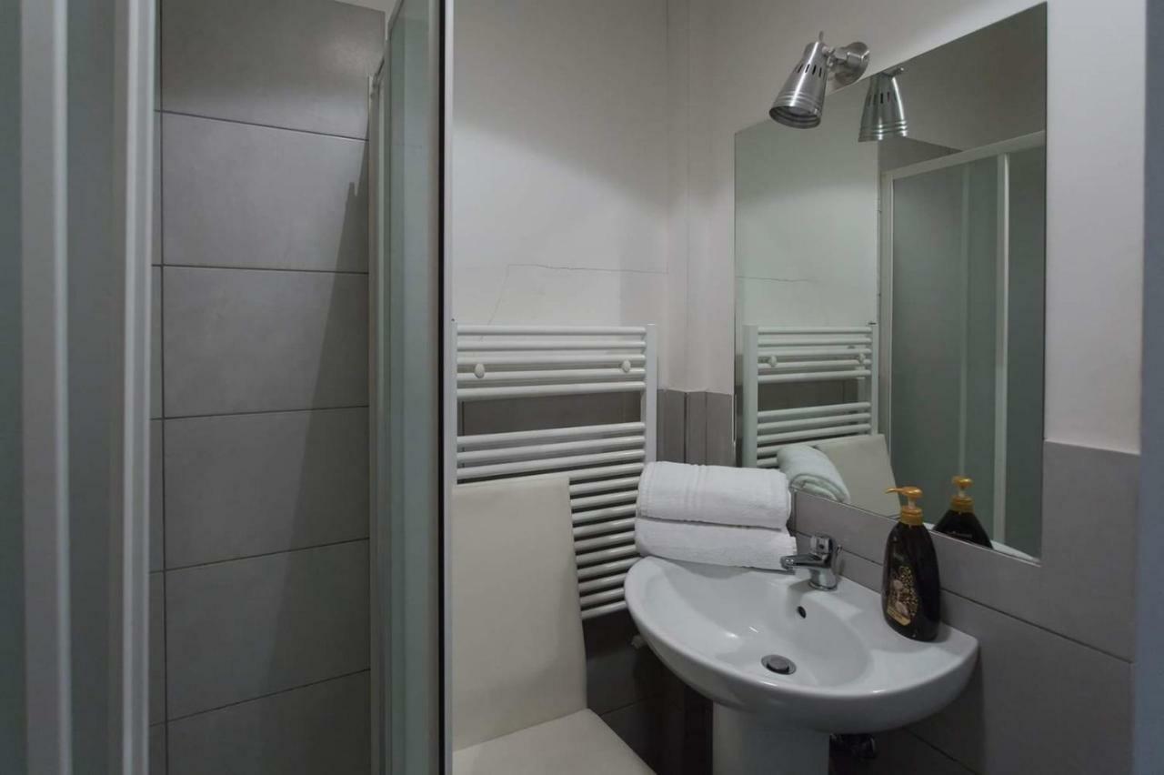 Centro Citta Teatro Hotel Trieste Ngoại thất bức ảnh
