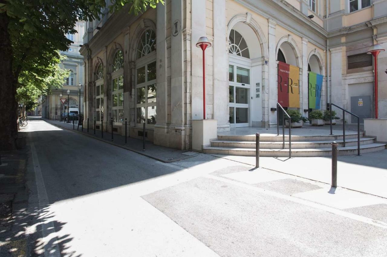 Centro Citta Teatro Hotel Trieste Ngoại thất bức ảnh